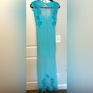 Gorgeous blue dress!